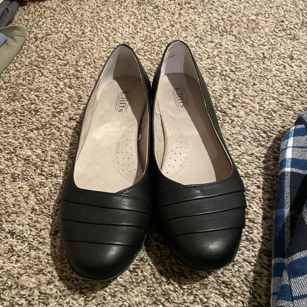 Cliffs by WHITE MOUNTAIN Black Women's Loafers